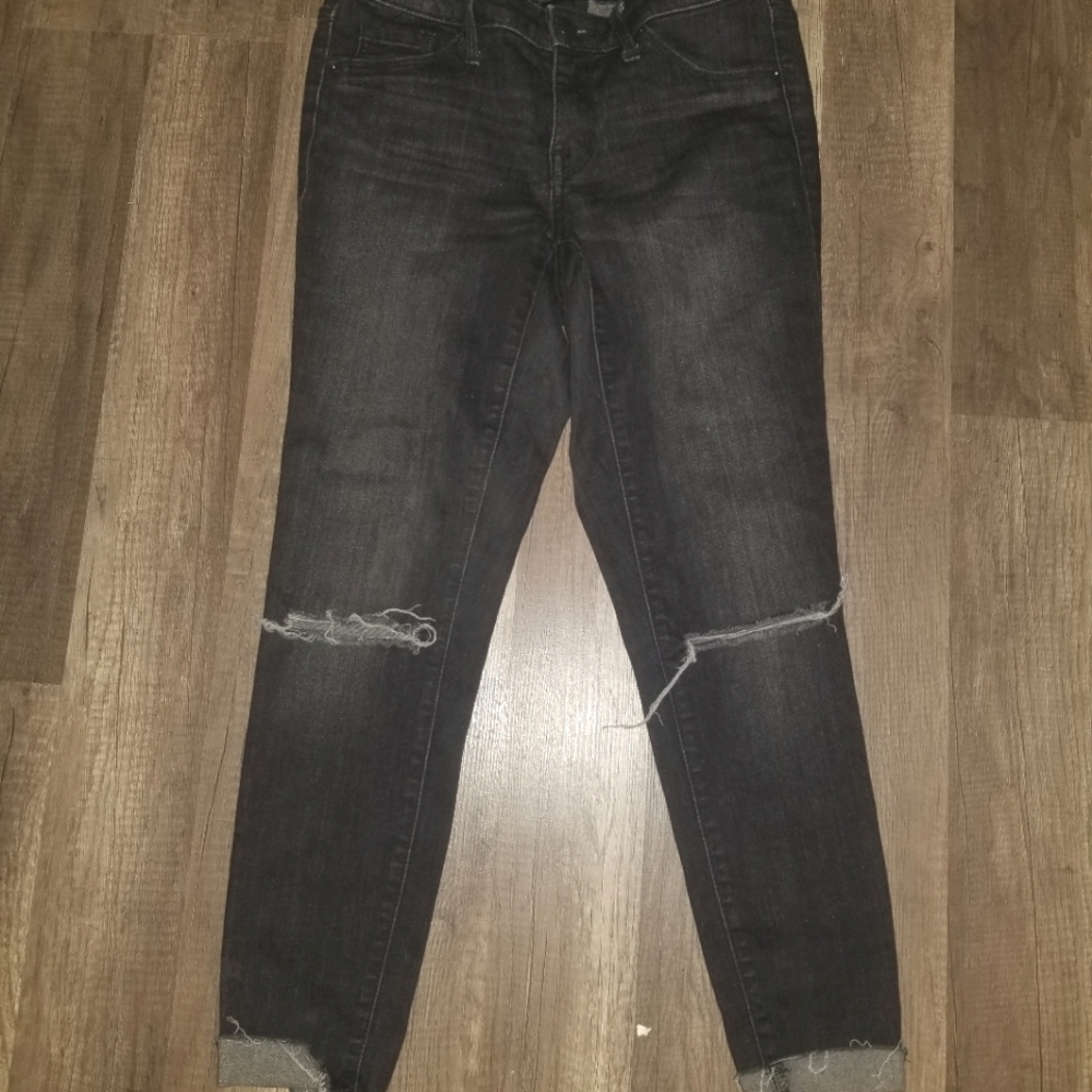 Black mid-rise jeggings